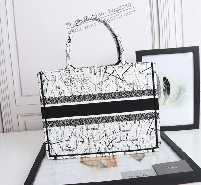 Dior女包 迪奧Book Tote中號刺繡大自然托特包 Dior手提購物袋  dfk1576